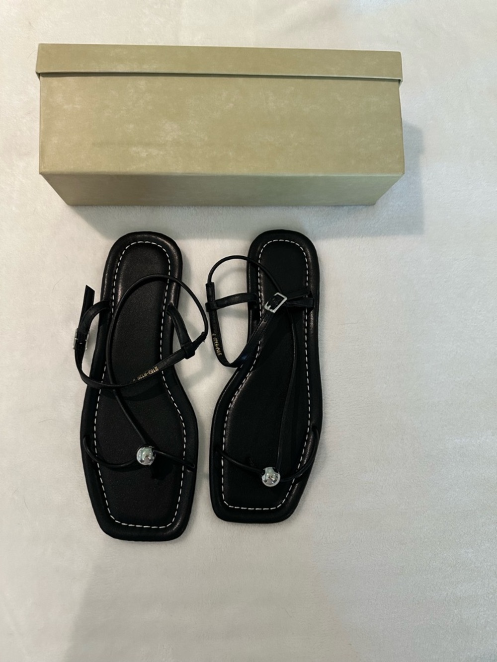 Black Sandals - women’s 9 - never worn - Amazon - silver detail